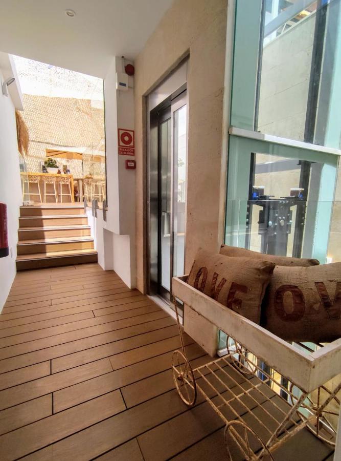 Suite Deluxe Face Mer Apart Малага Экстерьер фото